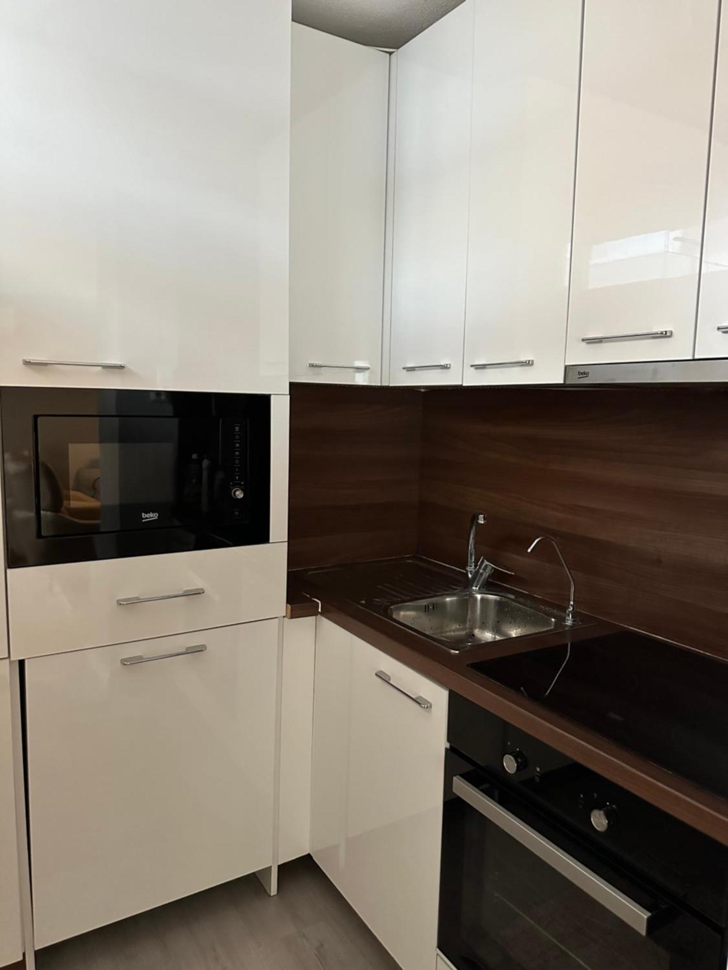 Skyline Apartment 2 Peje Bagian luar foto